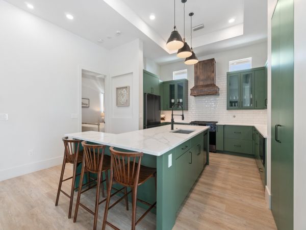 North Naples Luxury Vacation Pool Home Sleeps 12 Guests- Naples Park